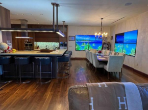 LUX MANSION BTW Beach Airport Dwnt Water View Terc
